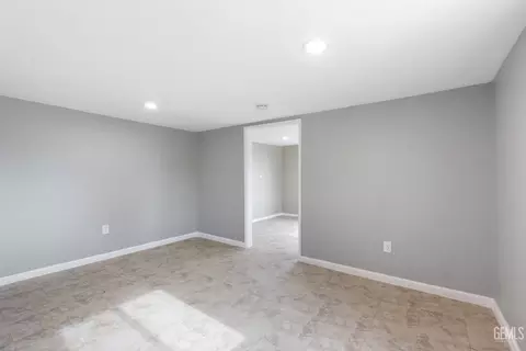 Other - 300 Buchanan St, Taft, CA 93268 photo 4 of 10