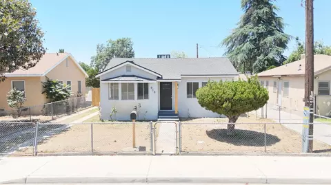 619 T St, Bakersfield, CA 93304