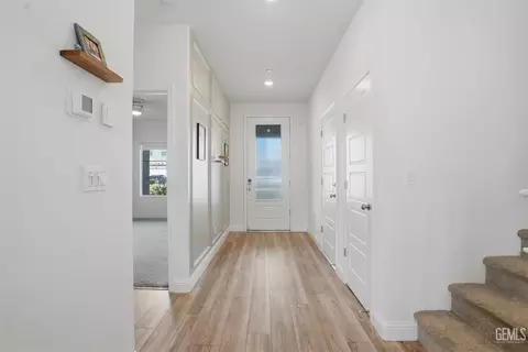 Entry Way - 3317 Trail River Ln, Shafter, CA 93263 photo 2 of 6