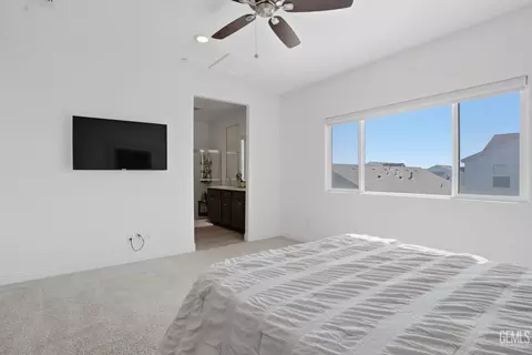 Bedroom - 3317 Trail River Ln, Shafter, CA 93263 photo 6 of 8