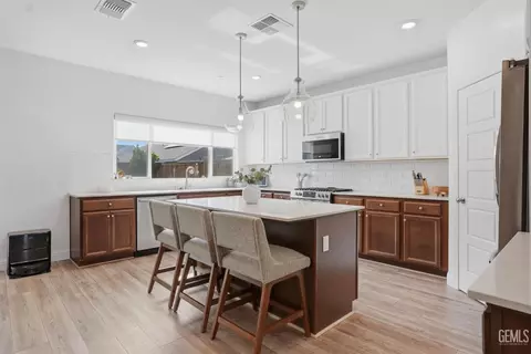 Kitchen - 3317 Trail River Ln, Shafter, CA 93263 photo 1 of 4