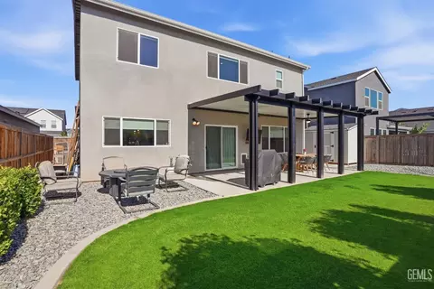 Exterior - 3317 Trail River Ln, Shafter, CA 93263 photo 4 of 7