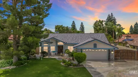 3315 Sierra Meadows Dr, Bakersfield, CA 93313