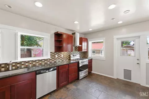 Kitchen - 2004 Verde St, Bakersfield, CA 93304 photo 2 of 3