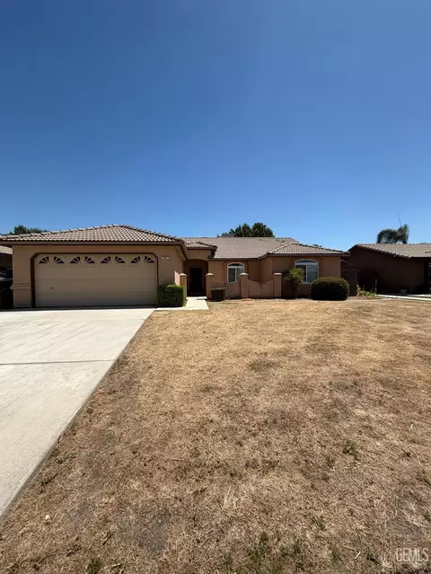 421 Karla St, Shafter, CA 93263