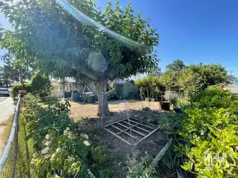 Exterior - 1030 5th Pl, Wasco, CA 93280 photo 3 of 7