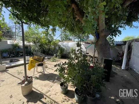 Exterior - 1030 5th Pl, Wasco, CA 93280 photo 6 of 7