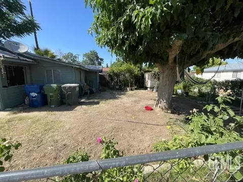 Exterior - 1030 5th Pl, Wasco, CA 93280 photo 2 of 7