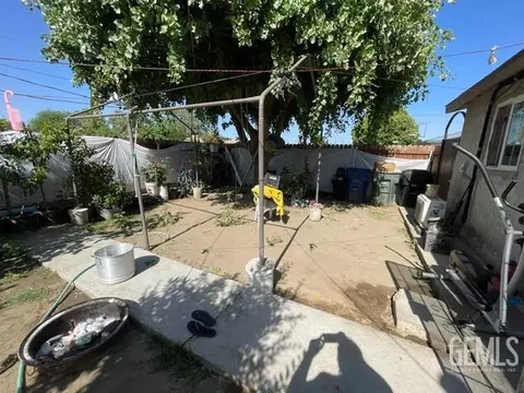 Exterior - 1030 5th Pl, Wasco, CA 93280 photo 7 of 7