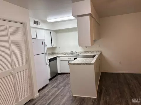 4701 Beechwood St #89, Bakersfield, CA 93309