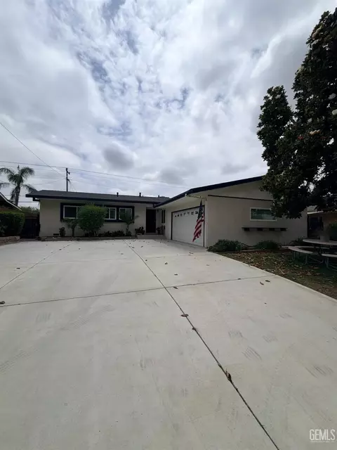 2613 N Cardinal Ave, Bakersfield, CA 93306