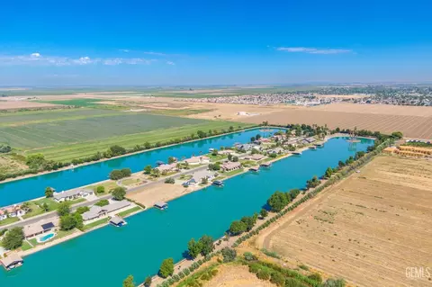 3700 Blue Loop Ln, Arvin, CA 93203 photo 4