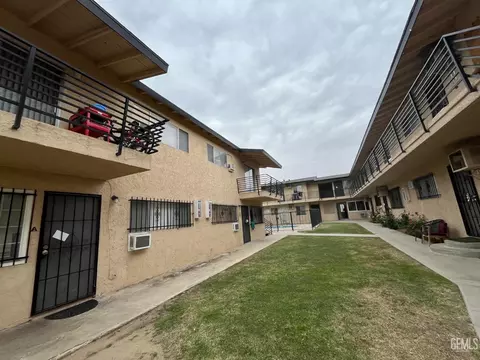1300 Niles St, Bakersfield, CA 93305