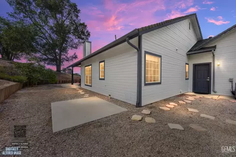 Exterior - 23300 Calico Ct, Tehachapi, CA 93561 photo 9 of 10