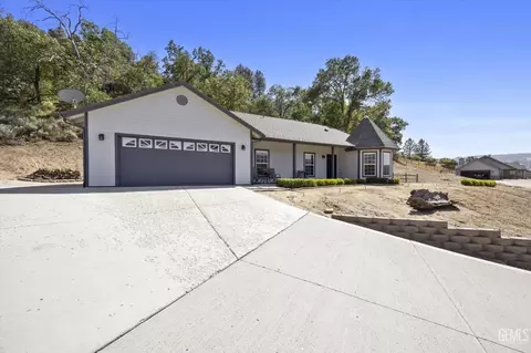 Exterior - 23300 Calico Ct, Tehachapi, CA 93561 photo 10 of 10