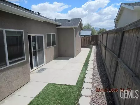 Exterior - 9029 Brook Shadow Way, Shafter, CA 93263 photo 5 of 8