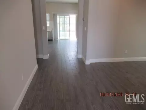 Entry Way - 9029 Brook Shadow Way, Shafter, CA 93263 photo 1 of 3