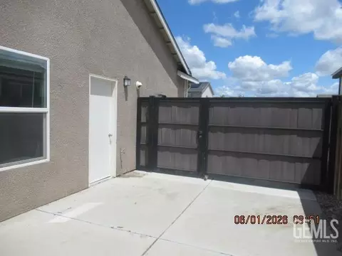 Exterior - 9029 Brook Shadow Way, Shafter, CA 93263 photo 3 of 8