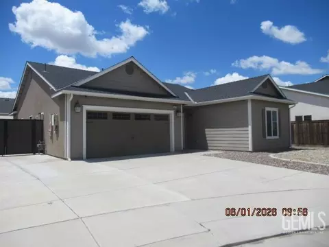 Exterior - 9029 Brook Shadow Way, Shafter, CA 93263 photo 7 of 8