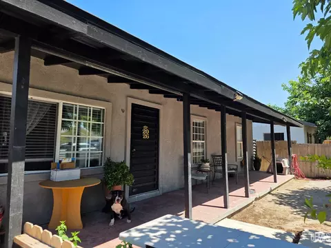 Exterior - 720 Pierce St, Taft, CA 93268 photo 2 of 7