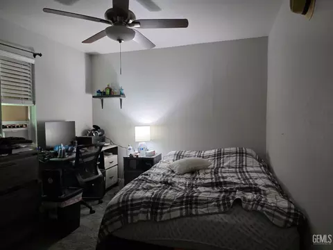 Bedroom - 720 Pierce St, Taft, CA 93268 photo 2 of 4