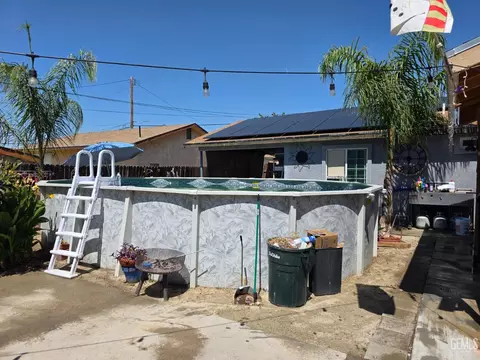 Exterior - 720 Pierce St, Taft, CA 93268 photo 7 of 7