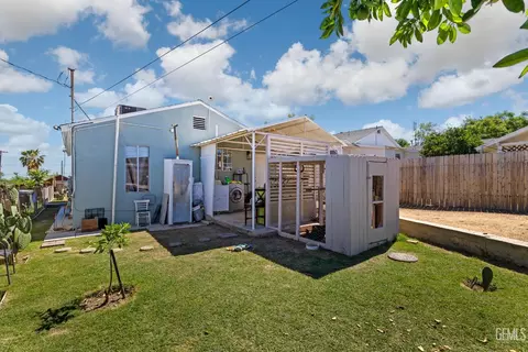 Exterior - 511 Rose Ave, Taft, CA 93268 photo 7 of 7