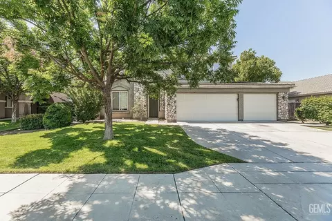 Exterior - 1948 Austin Ave, Clovis, CA 93611 photo 2 of 13