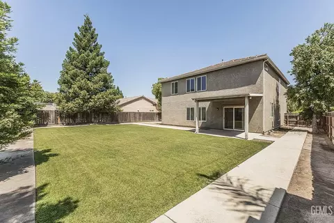 Exterior - 1948 Austin Ave, Clovis, CA 93611 photo 4 of 13