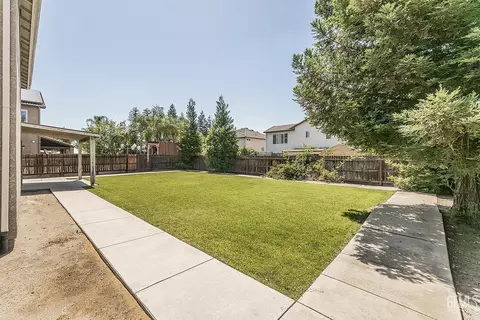 Exterior - 1948 Austin Ave, Clovis, CA 93611 photo 8 of 13