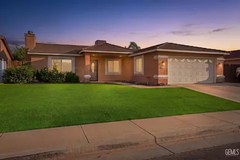 5029 Trabuco Canyon Dr, Bakersfield, CA 93307