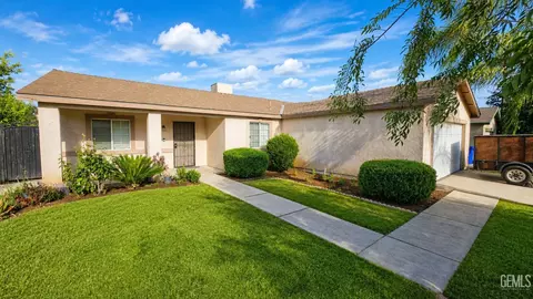 823 Deer Ridge Dr, Bakersfield, CA 93306