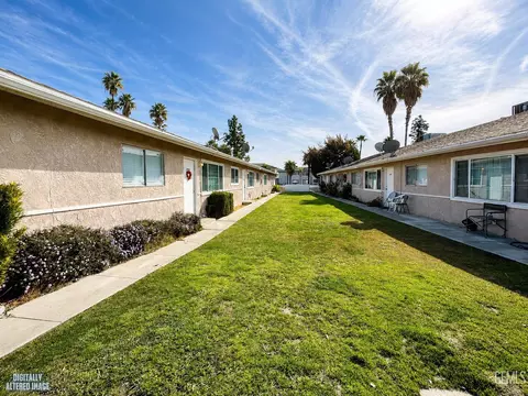 4320 Columbus St, Bakersfield, CA 93306
