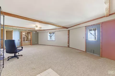 Living - 26660 Cedar Creek Ct, Tehachapi, CA 93561 photo 5 of 7