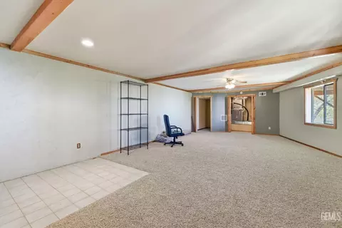 Living - 26660 Cedar Creek Ct, Tehachapi, CA 93561 photo 6 of 7