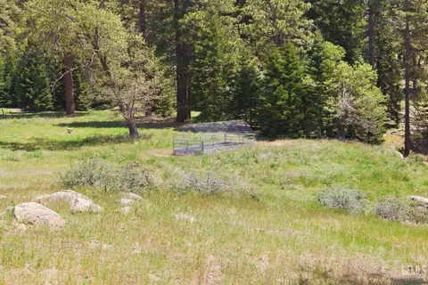 Exterior - 26660 Cedar Creek Ct, Tehachapi, CA 93561 photo 10 of 12
