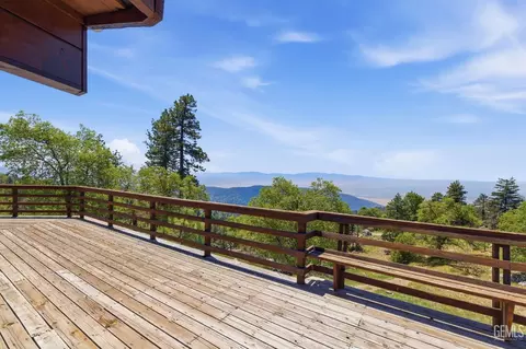 Exterior - 26660 Cedar Creek Ct, Tehachapi, CA 93561 photo 4 of 12