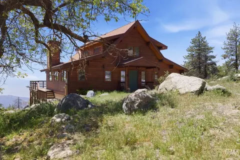 26660 Cedar Creek Ct, Tehachapi, CA 93561