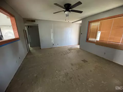 503 Van Buren, Taft, CA 93268 photo 2