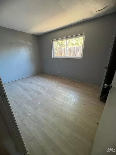 503 Van Buren, Taft, CA 93268 photo 5