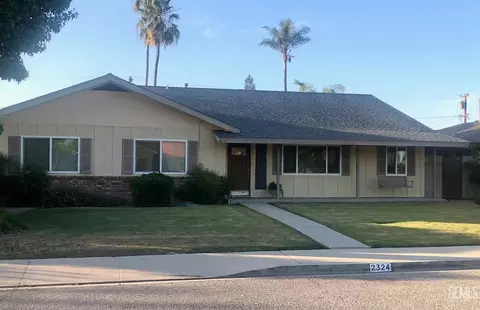 2324 2324 9th St, Wasco, CA 93280