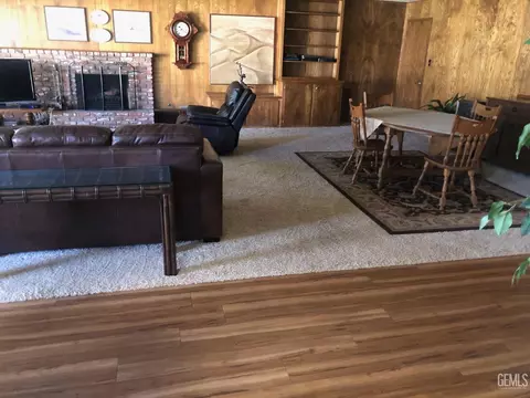 Living - 2324 9th St, Wasco, CA 93280 photo 3 of 4