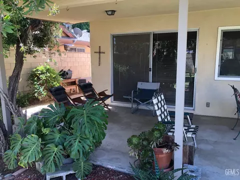 Exterior - 2324 9th St, Wasco, CA 93280 photo 6 of 6