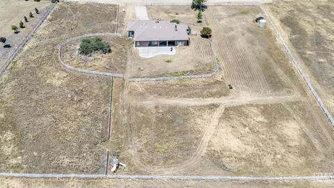 View/Area - 20900 Fallen Leaf Dr, Tehachapi, CA 93561 photo 5 of 19