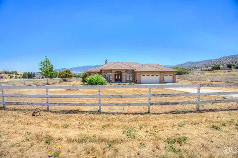 Exterior - 20900 Fallen Leaf Dr, Tehachapi, CA 93561 photo 1 of 1