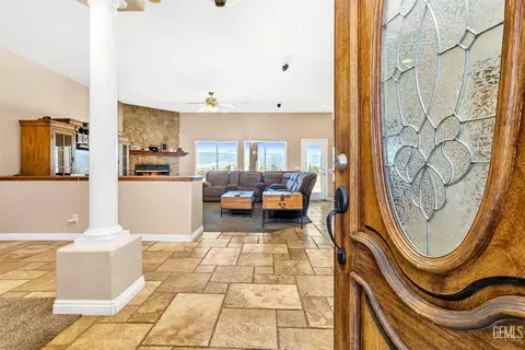 Entry Way - 20900 Fallen Leaf Dr, Tehachapi, CA 93561 photo 1 of 1