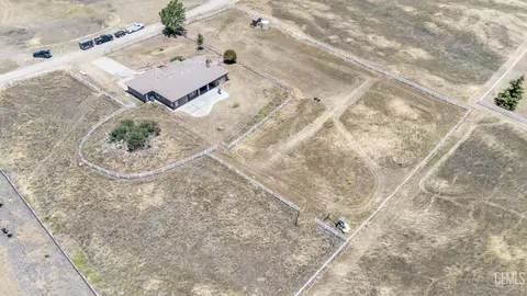 View/Area - 20900 Fallen Leaf Dr, Tehachapi, CA 93561 photo 7 of 19