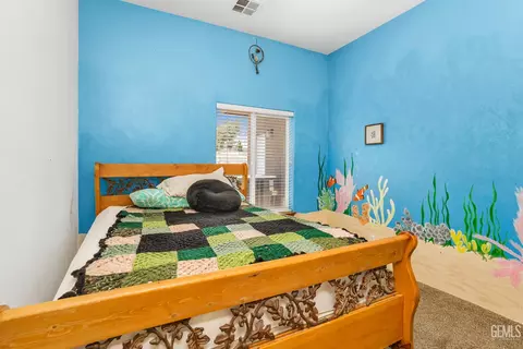 Bedroom - 20900 Fallen Leaf Dr, Tehachapi, CA 93561 photo 2 of 3