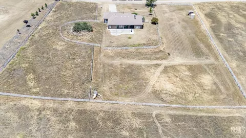 View/Area - 20900 Fallen Leaf Dr, Tehachapi, CA 93561 photo 18 of 19