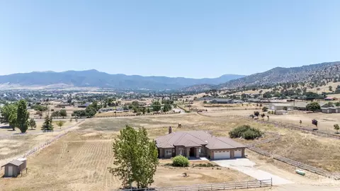 View/Area - 20900 Fallen Leaf Dr, Tehachapi, CA 93561 photo 13 of 19